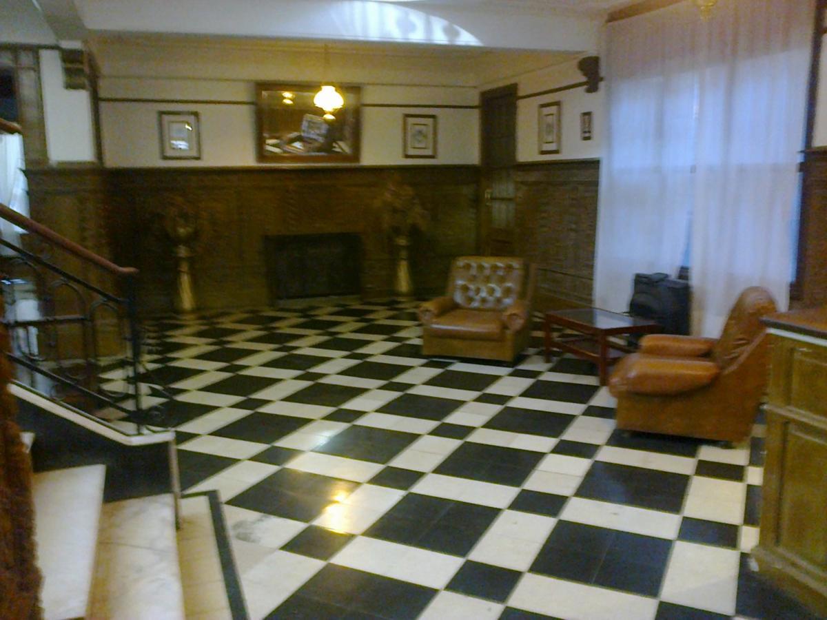 Hotel Plaza Tres Arroyos partido Kültér fotó