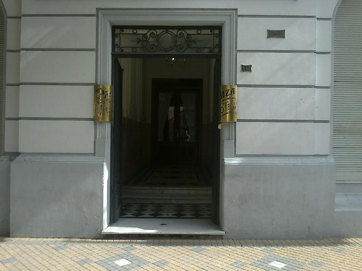 Hotel Plaza Tres Arroyos partido Kültér fotó